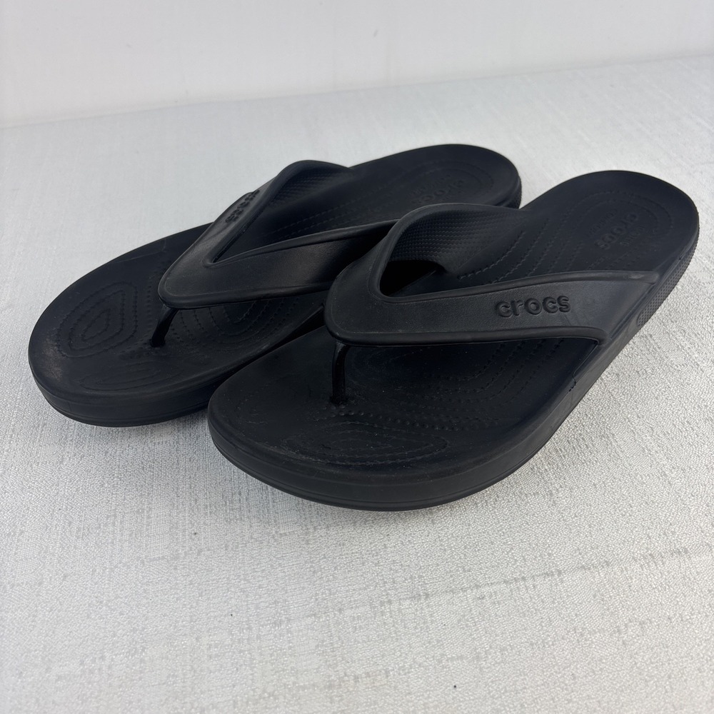 Iconic Crocs Black Men's‎ Size 12 Comfort Thong Sandals Flip Flops - Picture 2 of 11